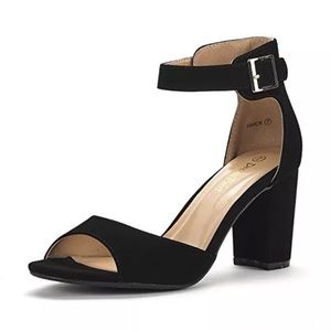 DREAM PAIRS Women’s Low Block Heels - like new!!